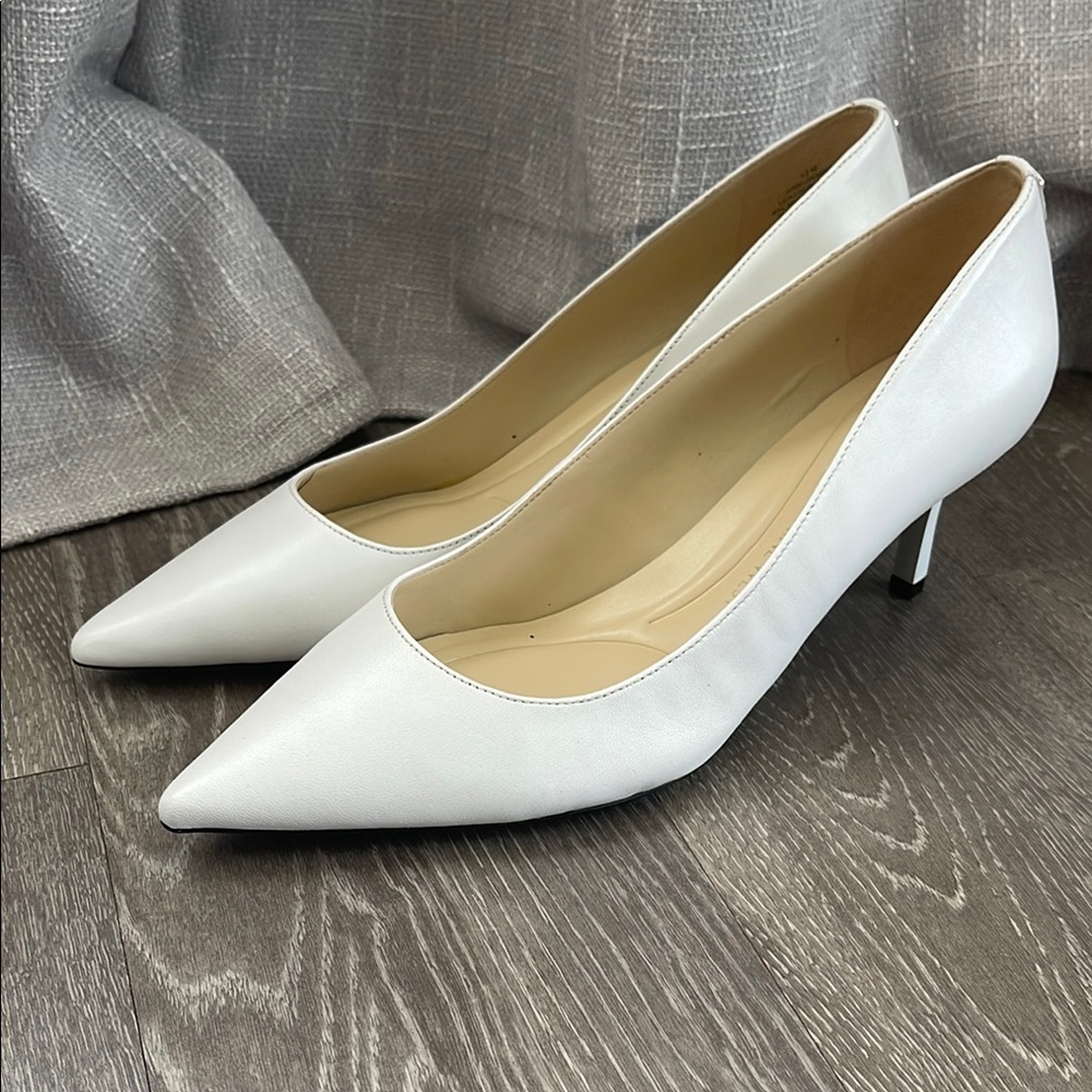 Brand new Nine West White Classic Pointed-Toe Heels